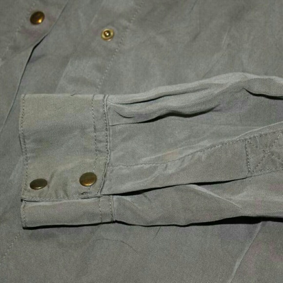 Forever 21 Studded Green Button Up XS - Picture 5 of 8